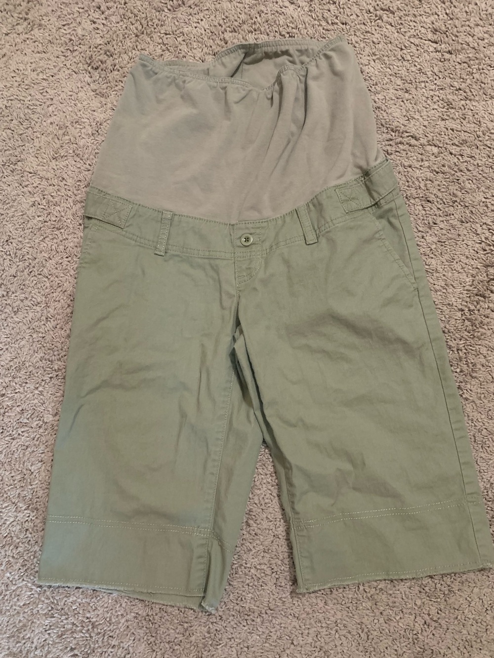 Gap Maternity Full Panel Green Raw Hem Shorts Capris 2
